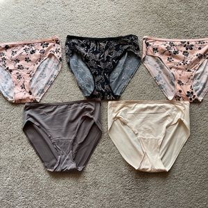 SOMA Hipster Non-Slip Panties - Size M (5 Pairs)